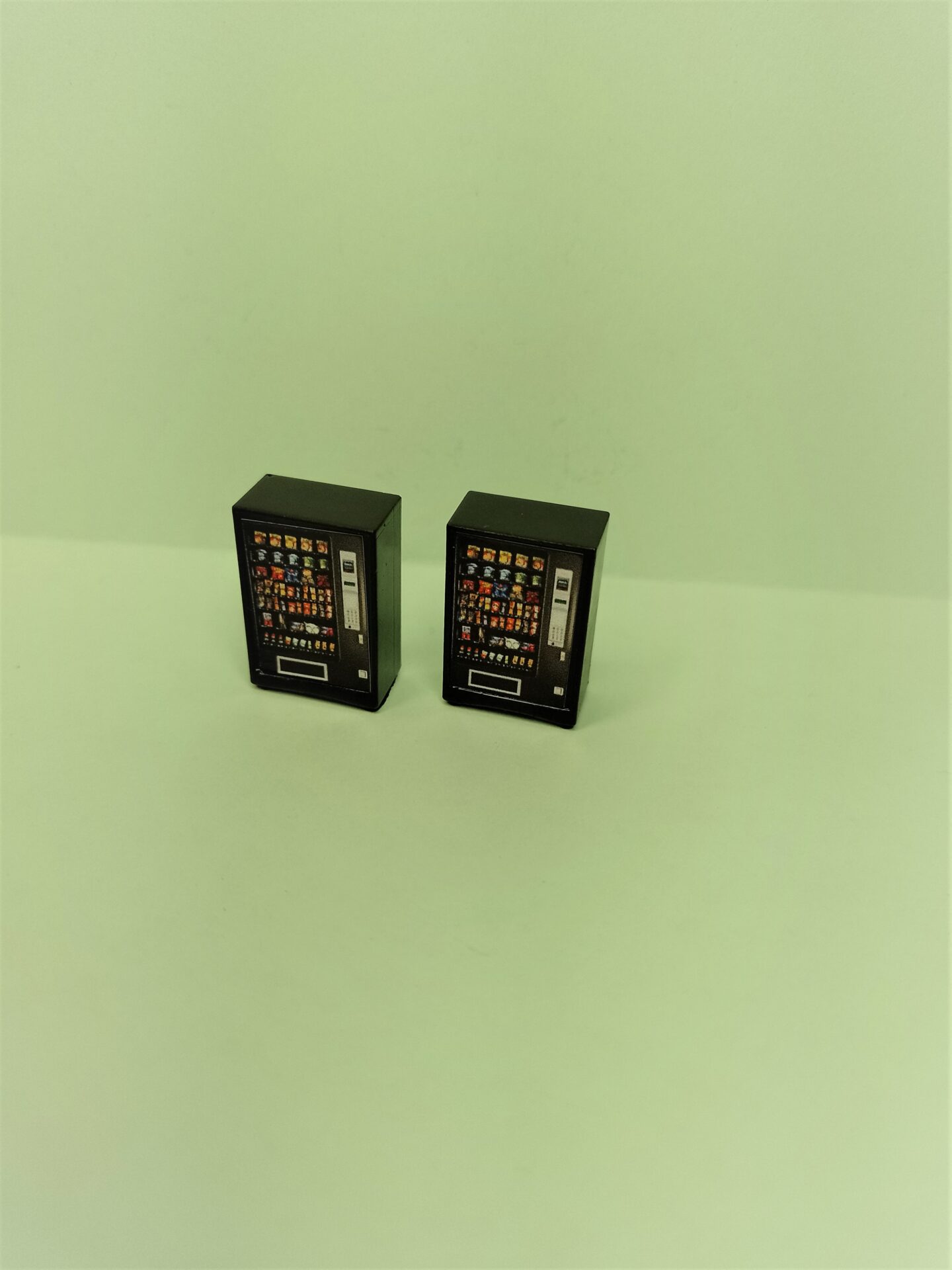 2 x N Scale Vending Machines